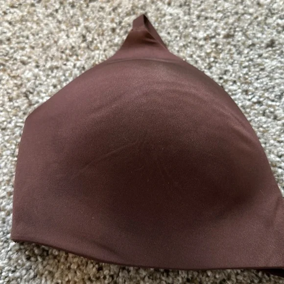 SKIMS Fits Everybody T shirt Bra, Size 36C, Cocoa, EEUC - Picture 5 of 8